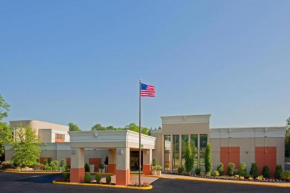 Armoni Inn & Suites